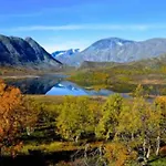 Moderne På Lemonsjøen I Jotunheimen *